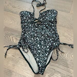 Peony bathing suit size 8 (fits like a 6)
